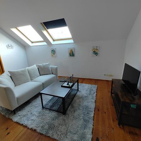 Cosy Appartement 2 Chambres Pont-de-l'Arche Luaran gambar