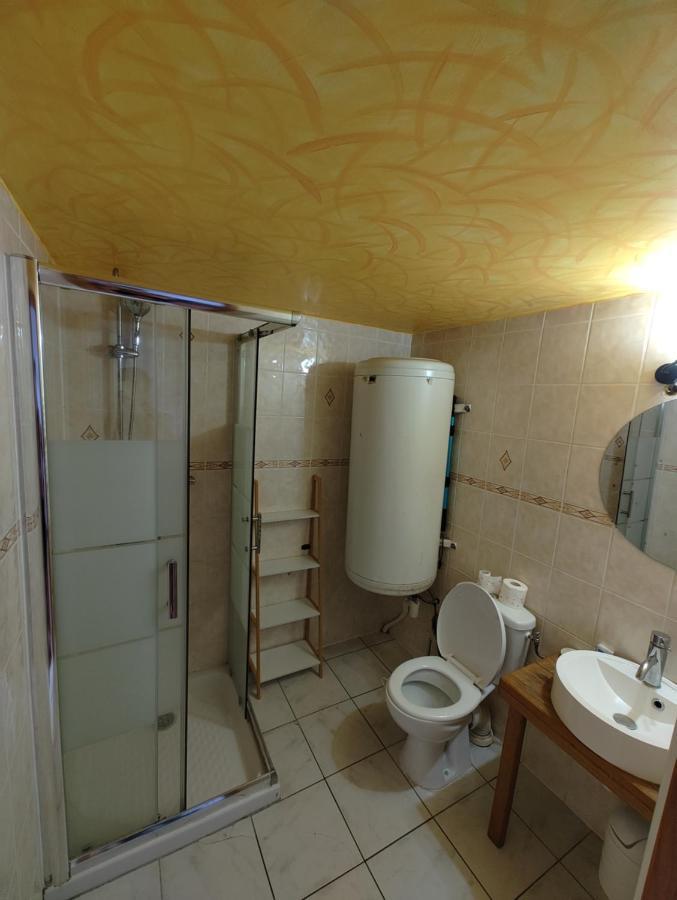 Cosy Appartement 2 Chambres Pont-de-l'Arche Luaran gambar
