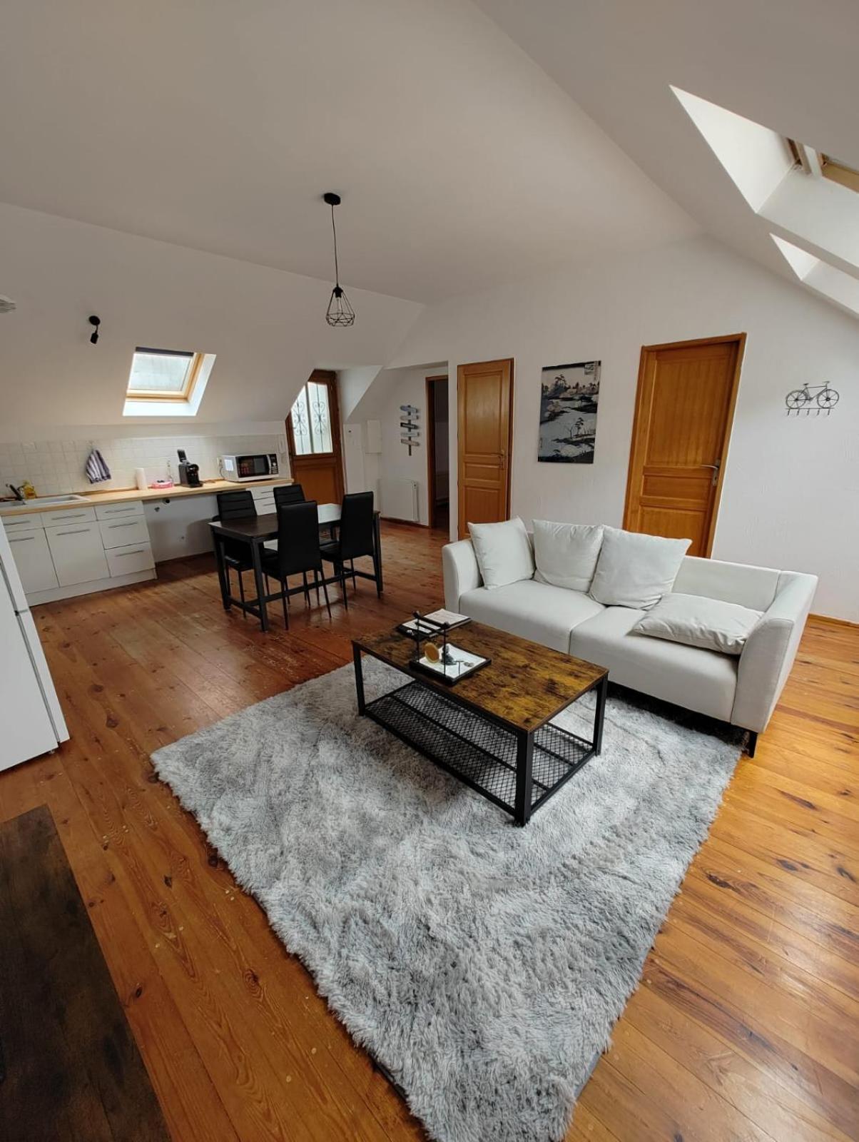 Cosy Appartement 2 Chambres Pont-de-l'Arche Luaran gambar